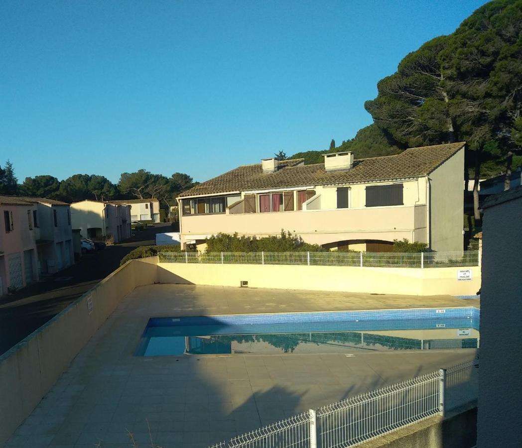 T2 Avec Piscine Apartment